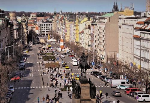 tour guide prague english