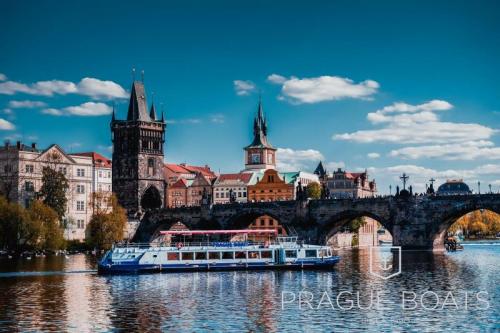 tour guide prague english