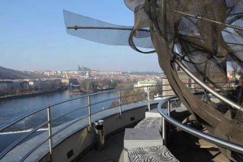 tour guide prague jobs